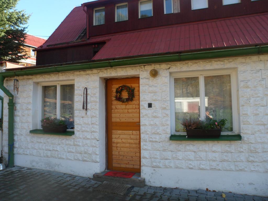 Pension Mikulka Mikulov v Krusnych Horach المظهر الخارجي الصورة