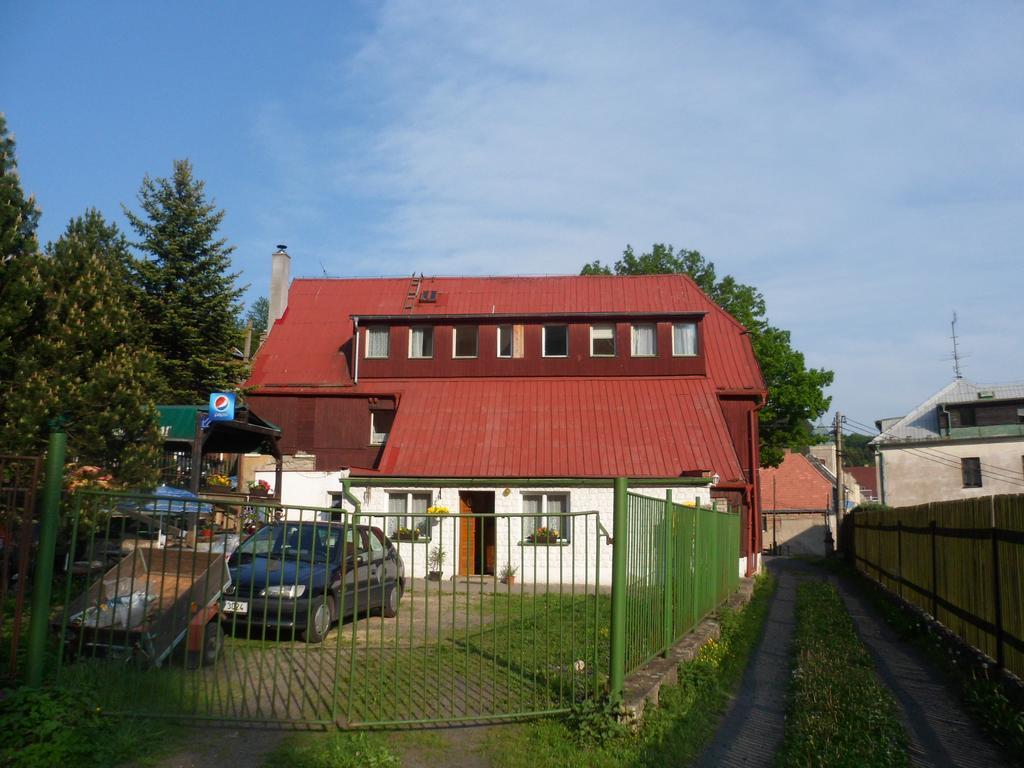 Pension Mikulka Mikulov v Krusnych Horach المظهر الخارجي الصورة
